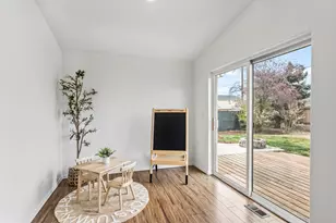 730 NW 19th Pl, Redmond, OR 97756 - Photo 15