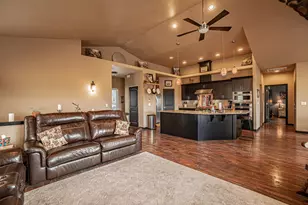 1050 Azure Way, Eagle Point, OR 97524 - Photo 15