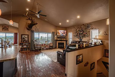 1050 Azure Way, Eagle Point, OR 97524 - Photo 23