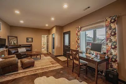 1050 Azure Way, Eagle Point, OR 97524 - Photo 13