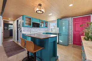 64900 Hunnell Rd, Bend, OR 97703 - Photo 15