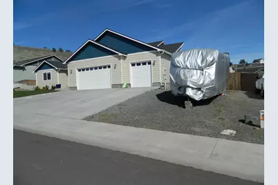 2839 Glacier Drive, Klamath Falls, OR 97603 - Photo 1