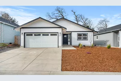 221 Christopher Way, Talent, OR 97540 - Photo 1