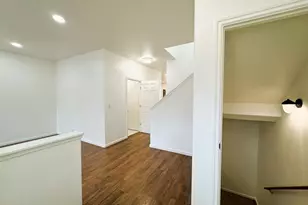 2069 NE Hollowtree Ln, Bend, OR 97701 - Photo 7