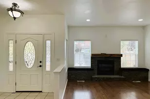 2069 NE Hollowtree Ln, Bend, OR 97701 - Photo 5