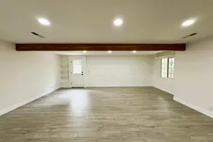 2069 NE Hollowtree Ln, Bend, OR 97701 - Photo 23