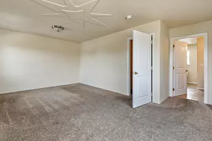 450 Freeman Rd, Central Point, OR 97502 - Photo 11