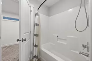 19811 Kenzie Ave, Bend, OR 97702 - Photo 33