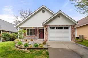 3535 S Village Dr, Medford, OR 97504 - Photo 3