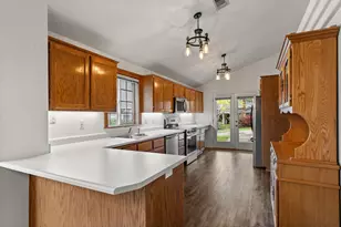 3535 S Village Dr, Medford, OR 97504 - Photo 13