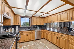 500 Mary Ann Dr, Jacksonville, OR 97530 - Photo 13