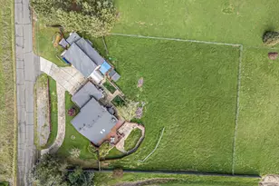 500 Mary Ann Dr, Jacksonville, OR 97530 - Photo 31