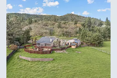 500 Mary Ann Drive, Jacksonville, OR 97530 - Photo 33