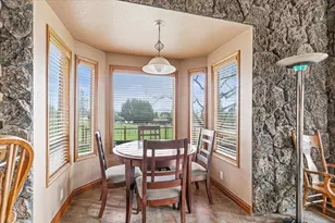 500 Mary Ann Dr, Jacksonville, OR 97530 - Photo 11