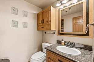 500 Mary Ann Dr, Jacksonville, OR 97530 - Photo 15