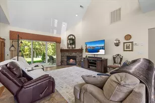 3773 Creek View Dr, Medford, OR 97504 - Photo 19