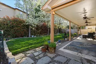 3773 Creek View Dr, Medford, OR 97504 - Photo 9