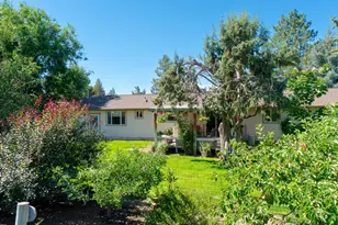 2218 SW 79th St, Redmond, OR 97756 - Photo 3