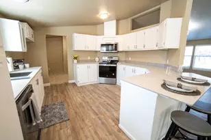 21395 Chasing Cattle Ln, Bend, OR 97701 - Photo 11