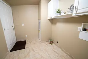 21395 Chasing Cattle Ln, Bend, OR 97701 - Photo 25