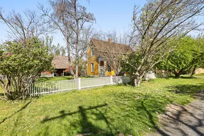 220 8th Street, Jacksonville, OR 97530 - Photo 5