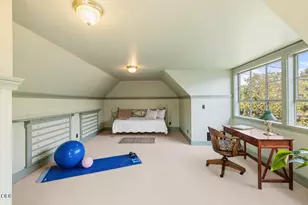 220 8th St, Jacksonville, OR 97530 - Photo 31