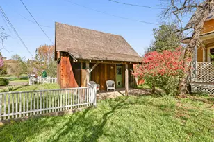 220 8th St, Jacksonville, OR 97530 - Photo 33