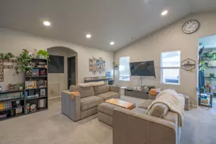 2324 NW Teak Pl, Redmond, OR 97756 - Photo 9