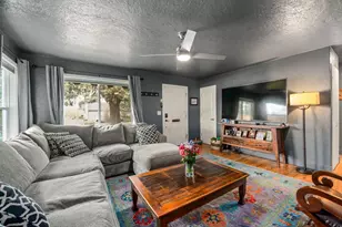 1334 NE 8th St, Bend, OR 97701 - Photo 9