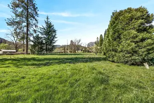 1971 Pioneer Rd, Talent, OR 97540 - Photo 5