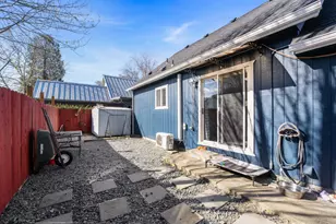 1037 Vista Dr, Grants Pass, OR 97527 - Photo 7