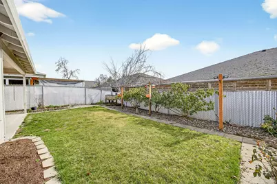 460 Montclair Way, Eagle Point, OR 97524 - Photo 3