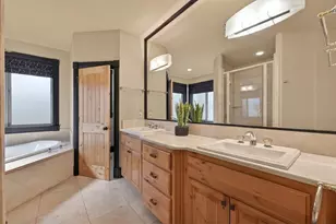 60885 Oasis Pl, Bend, OR 97702 - Photo 9