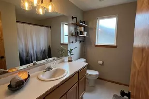 1737 NE 7th St, Redmond, OR 97756 - Photo 17