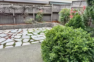 2221 Dollarhide Way, Ashland, OR 97520 - Photo 3