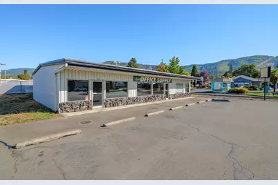 126 NE Steiger Street, Grants Pass, OR 97526 - Photo 5