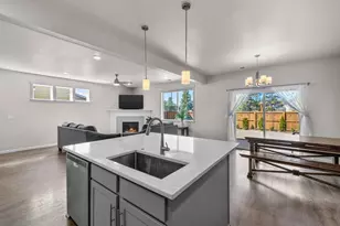 51783 Fordham Dr, La Pine, OR 97739 - Photo 13