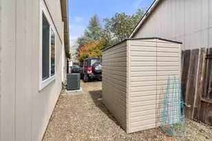 74 Eagle View Dr, Eagle Point, OR 97524 - Photo 25