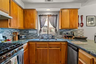 74 Eagle View Dr, Eagle Point, OR 97524 - Photo 9