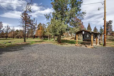 18070 Mountain View Road, Sisters, OR 97759 - Photo 7