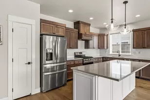 3844 Arena Dr, Medford, OR 97504 - Photo 11