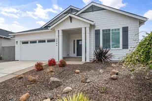 3844 Arena Dr, Medford, OR 97504 - Photo 3