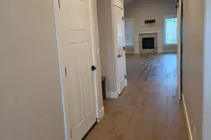 3844 Arena Dr, Medford, OR 97504 - Photo 5