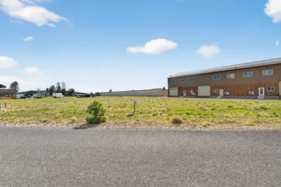 221 E Sun Ranch Drive, Sisters, OR 97759 - Photo 15