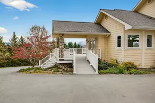 183 Azalea Dr, Merlin, OR 97532 - Photo 7