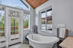 1360 Jaynes Dr, Grants Pass, OR 97527 - Photo 19