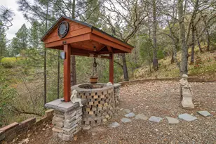 1360 Jaynes Dr, Grants Pass, OR 97527 - Photo 3