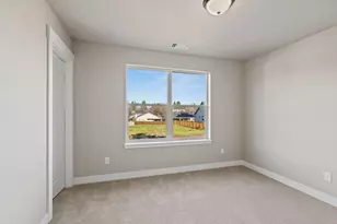 1135 Pumpkin Ridge Dr, Eagle Point, OR 97524 - Photo 29