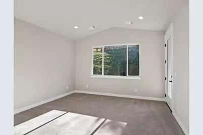 1129 Pumpkin Ridge Drive #319, Eagle Point, OR 97524 - Photo 13