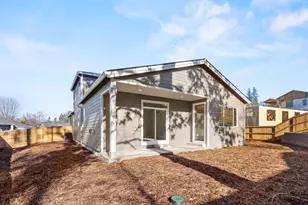 1135 Pumpkin Ridge Dr, Eagle Point, OR 97524 - Photo 33
